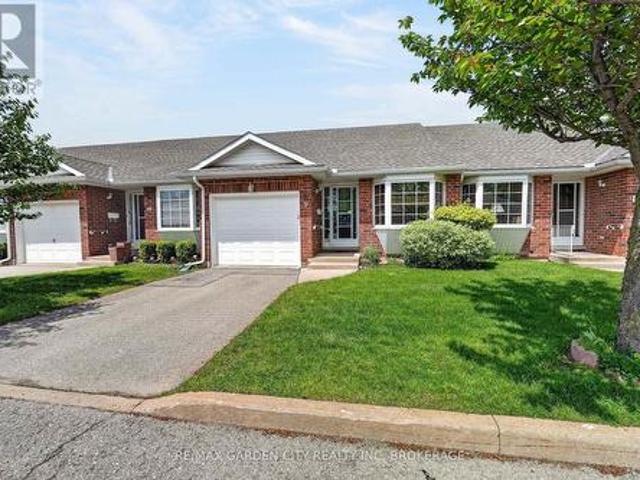 9 162 First Street, Welland Lincoln/Crowland, ON, L3B 4S2 townhouse for sale | Listing ID X13487 | Royal LePage