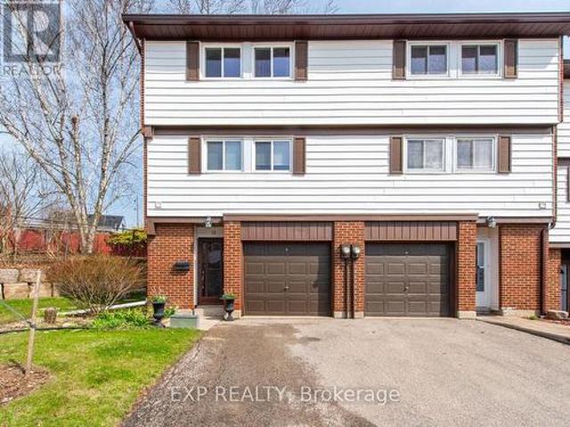 9 12 Briar Lane, Hamilton, ON, L9H 6E8 townhouse for sale | Listing ID X12083 | Royal LePage