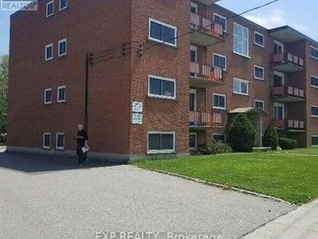 9 12 Westmount Road, Kitchener, ON, N2M 1R5 lease for lease | Listing ID X13118 | Royal LePage