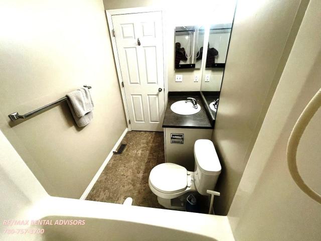 #9 2004 Grantham Court Northwest 2 Bedroom Home for Rent at 2004 Grantham Crt Nw, Edmonton, AB T5T 6R9 Glastonbury