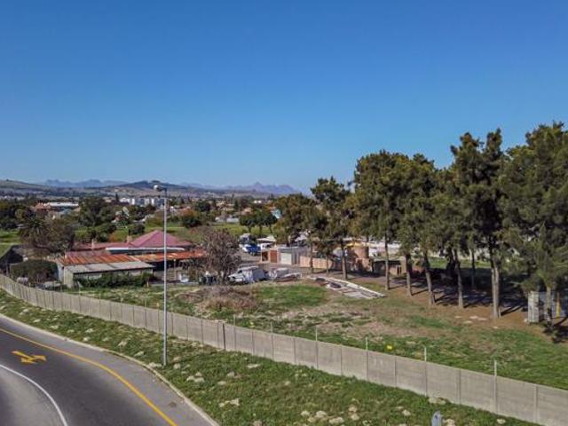 9 306 m² Land available in Brandwood
