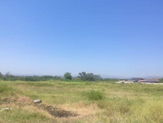 9.3 ha Land available in Boitekong