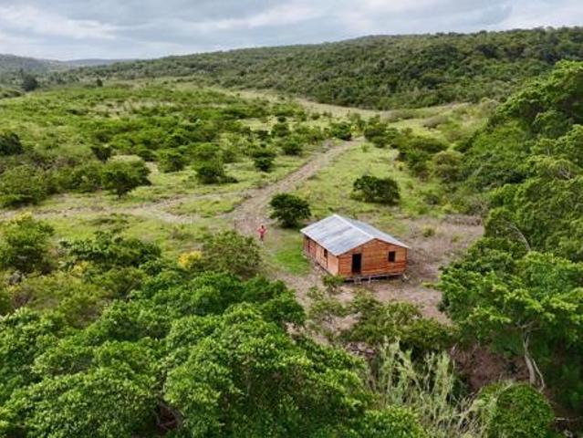 9.3 ha Land available in Kwelera