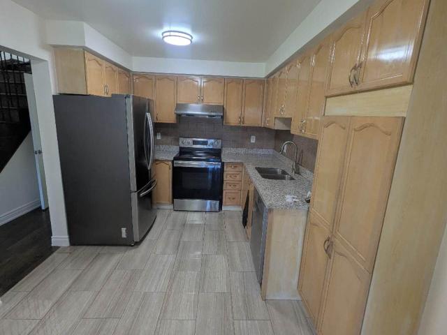9 5030 Heatherleigh Avenue, Mississauga | For Rent @ $3,200 | Condos. Ca