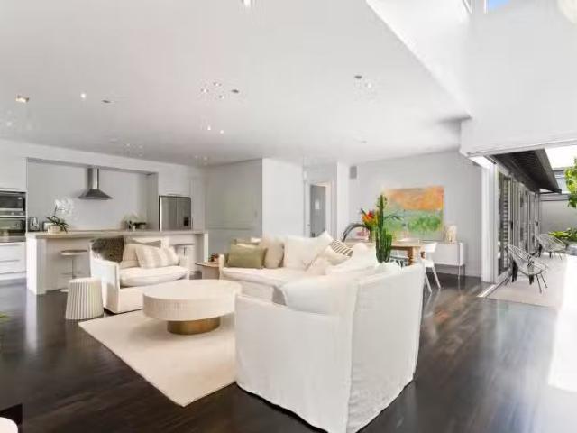 9A Pierce Road, Milford, North Shore City