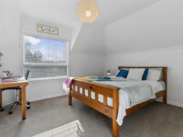 9B Otakau Road, Milford, North Shore City