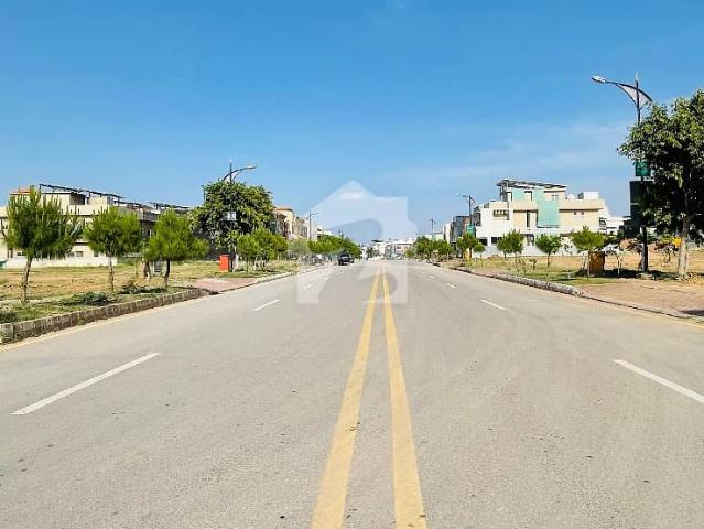9Marla ideal location reasonable price nearby main entrance with stunning hills view