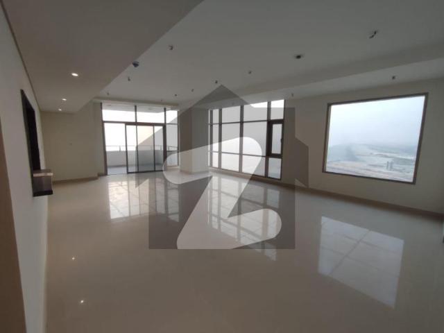 03 Beds Luxurious Apartment For Rent Emaar Reef Towers