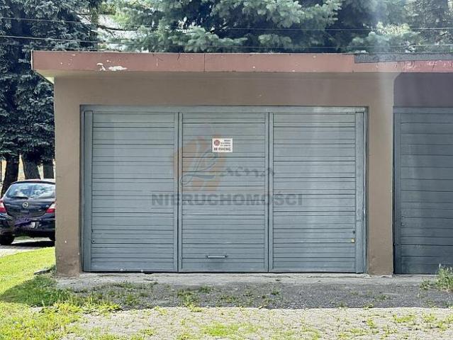 002GW Nowy Sącz, róg ul. Zamenhoffa/ul. Krasickiego, garaż n