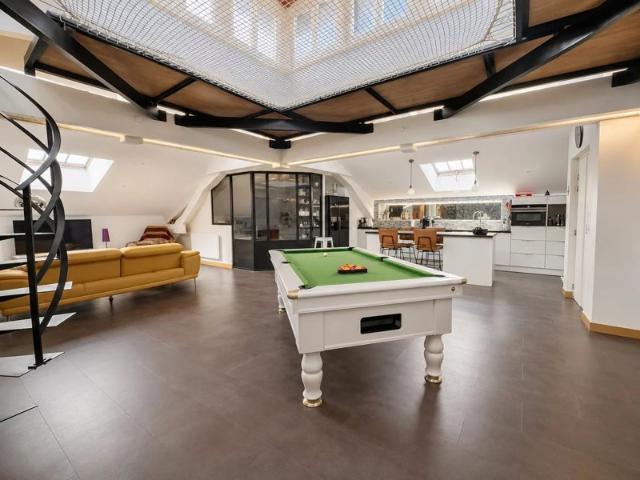 01000 BOURG EN BRESSE Loft panoramique d'exception Dernier