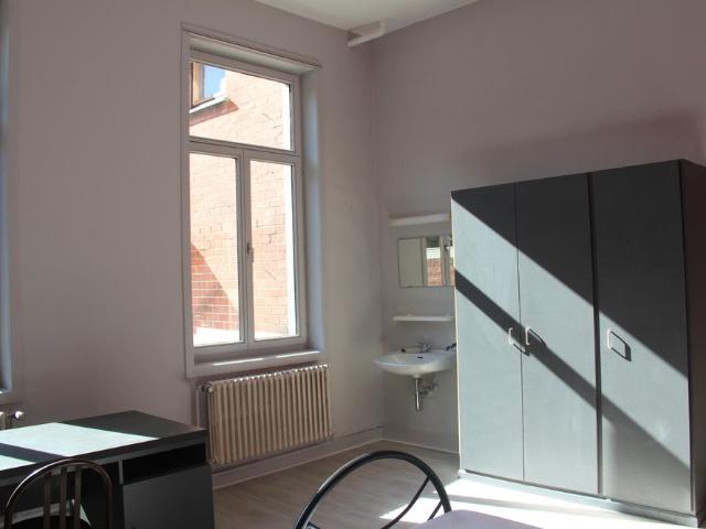 0102 kamer rood Nieu­we­bos­straat 56