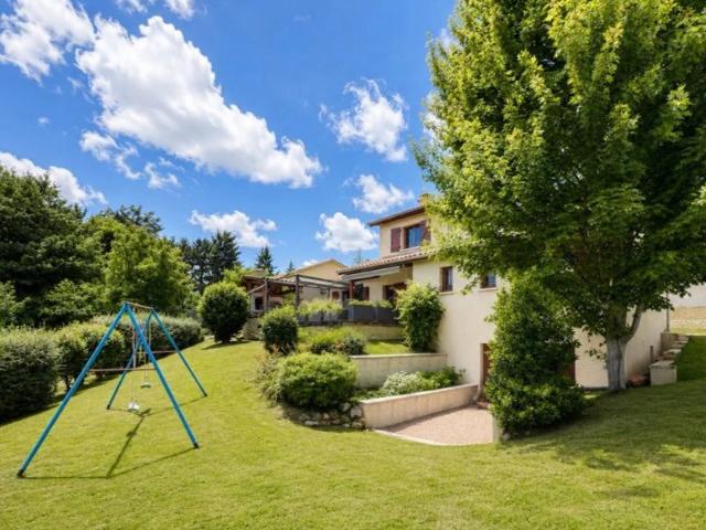 01160 PRIAY Villa familiale avec vue dégagée sur les Monts