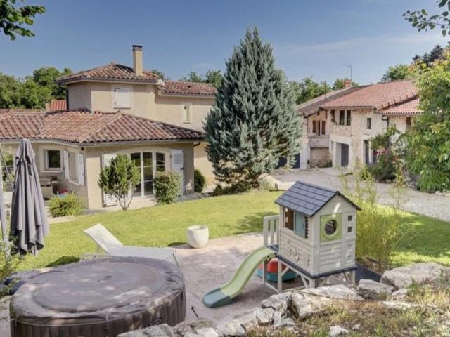 01160 Sur les hauteurs de Pont d'Ain: Maison familiale ré