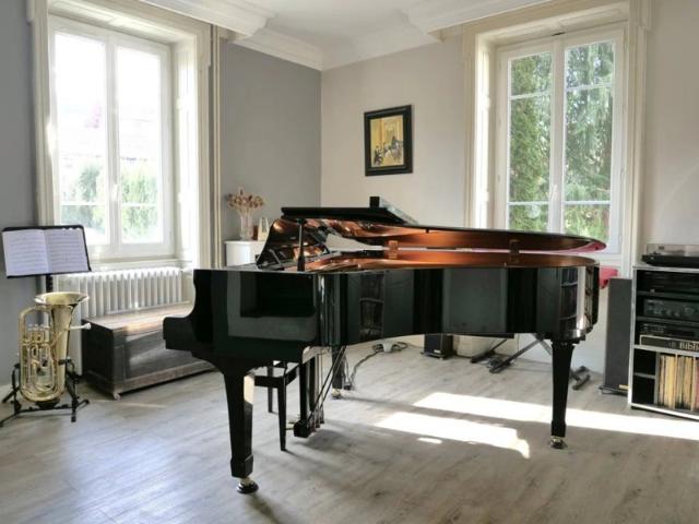 01450 PONCIN: Demeure bourgeoise de caractère 280 m2 Dé