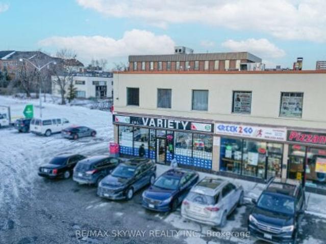 01 1125 Dundas Street E