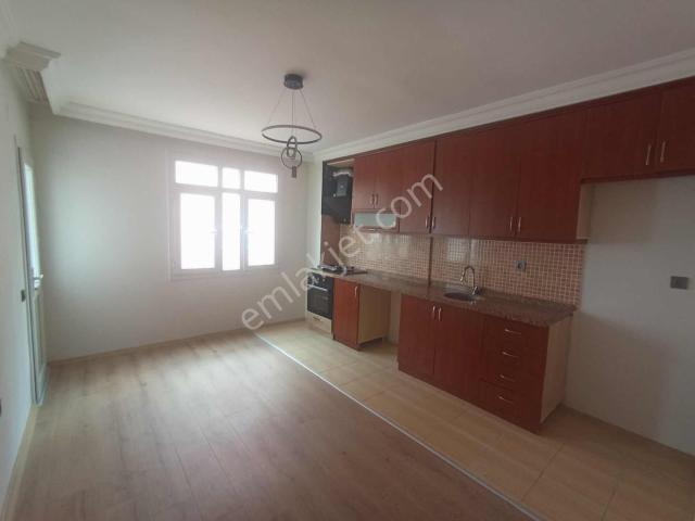 01 Yapı Emlaktan İbo Osmanda 2+1 Ara Kat Daire