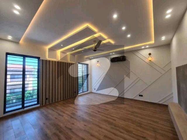 01 Kanal Ultra Luxury Designer House For Rent Ideal Location Of Bahria Town Phase 8