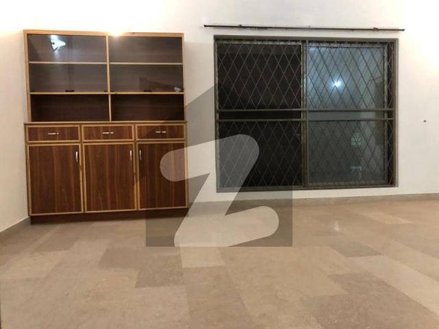 01 Kanal Designer Luxury Upper Portion Available For Rent