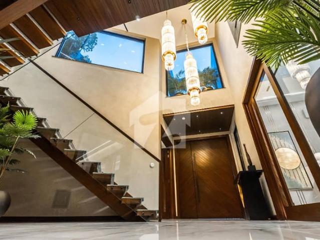 01 Kanal Fully Furnished Modern Designed House For Sale Phase 6 DHA Lahore