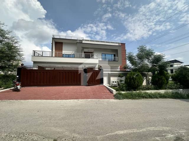 01 Kanal Luxury House For Sale