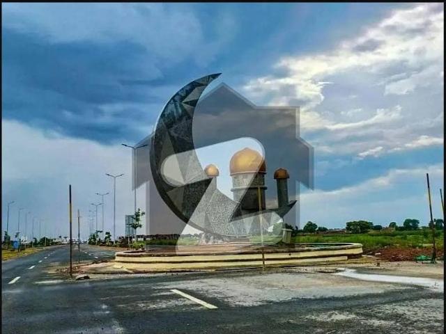 01 kanal plot available for sale at good location in possession sector