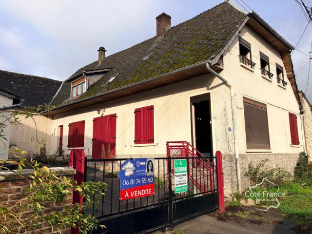 02580 SORBAIS 80 000EUR Maison de Village