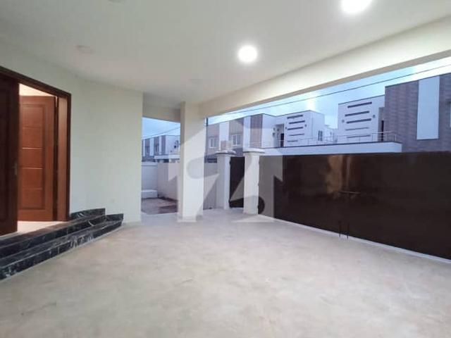 04 Bed DD, 350 Yds Bungalow For Sale
