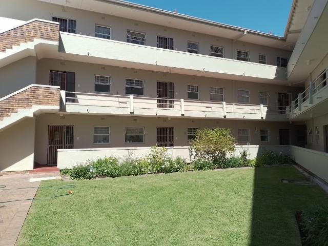 04 Pinehurst, 18 Riverstone Road, Wynberg, Cape Town