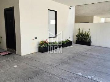 0521 Casa en Venta Porto Cumbres sector Venecia