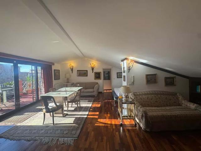 053 Ibernesi 2 Level Flat with Terrace in the Heart of Rome