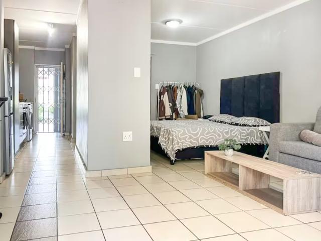 05 Bedroom Apartment Fourways Fourways 103659881