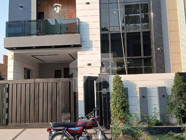 05 Marla Brand New House For Sale SUPER PRIME Location