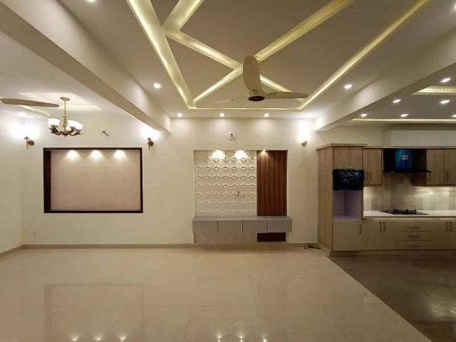 05 Marla Brand New House in Bahria Town with Spanish tiles Beautiful L Lahore Golf View Residencia ID 80369