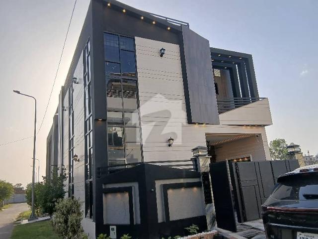 05 Marla Corner Brand New House For Sale Super Prime Location