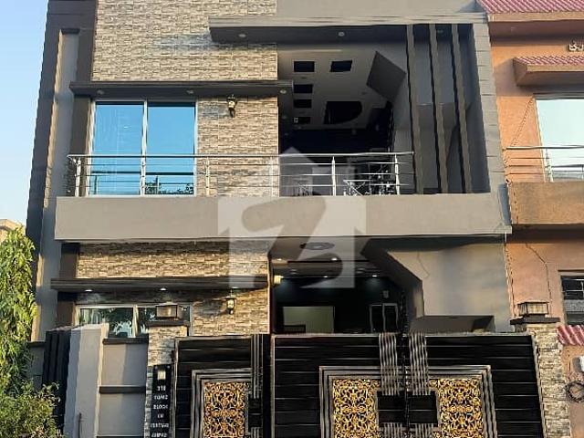 05 Marla Corner Brand New House For Sale