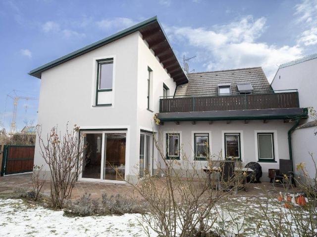 [06715] Lichtdurchflutetes Einfamilienhaus mit Galerie und Garten