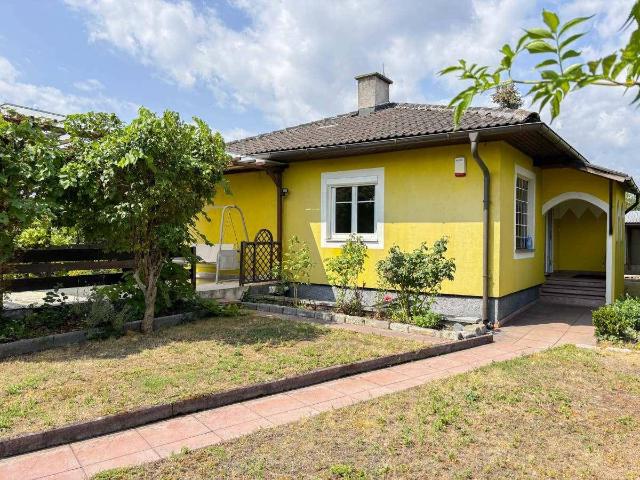 [06815] Bungalow Charme in ruhiger Wohnlage: großer Keller, uvm
