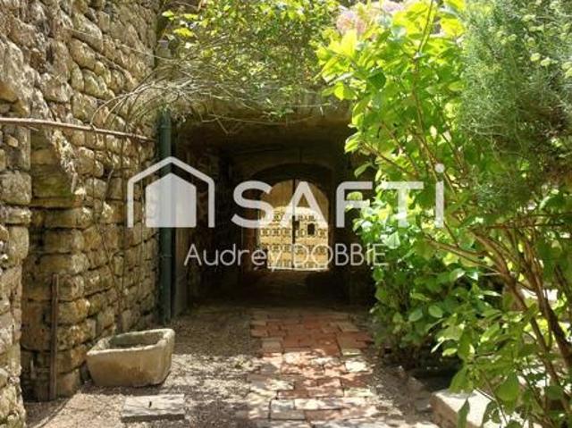 07460: Maison Pierre de 153m²avce grande terrasse, patio et terrain
