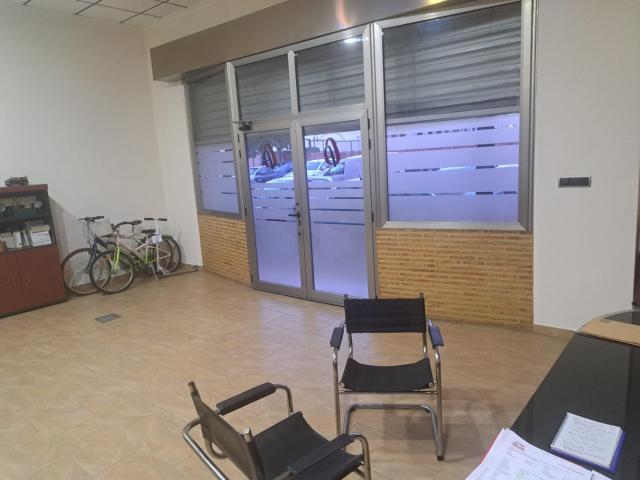 08678 VENTA DE BAJO A PASOS DE AVDA.DEL CID calle Roure