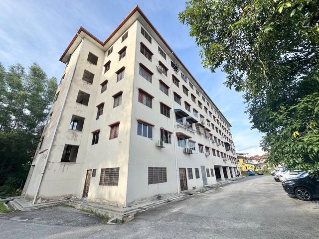 0 DEPOSIT FULLY RENOVATED Pangsapuri Semenyih Mewah Semenyih