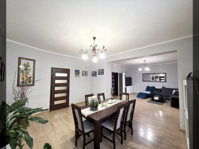 0 180 m², Oleśniczka