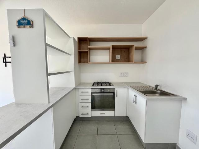 0.5 Bedroom Apartment Block To Let in Sheffield Beach
