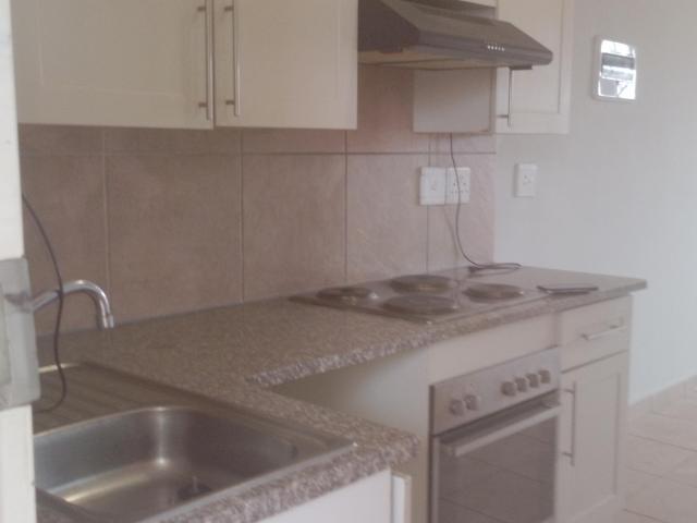 0.5 Bedroom Apartment To Let in Annlin Wes