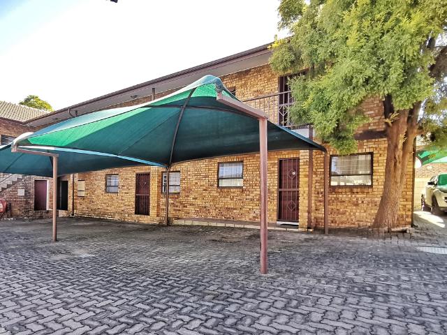 0.5 Bedroom Apartment To Let in Linden