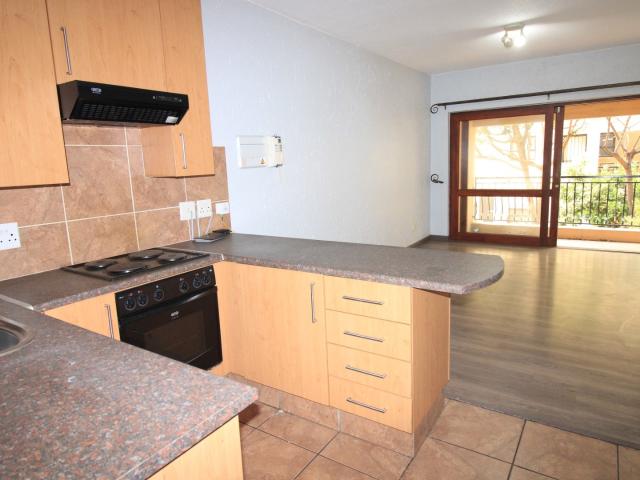 0.5 Bedroom Apartment To Let in Lonehill