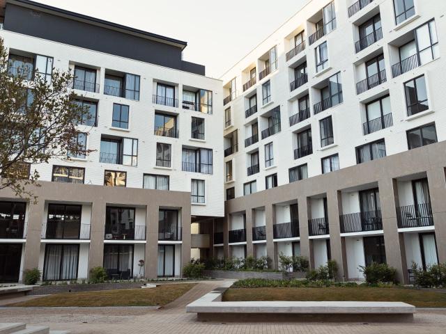 0.5 Bedroom Apartment To Let in Rosebank