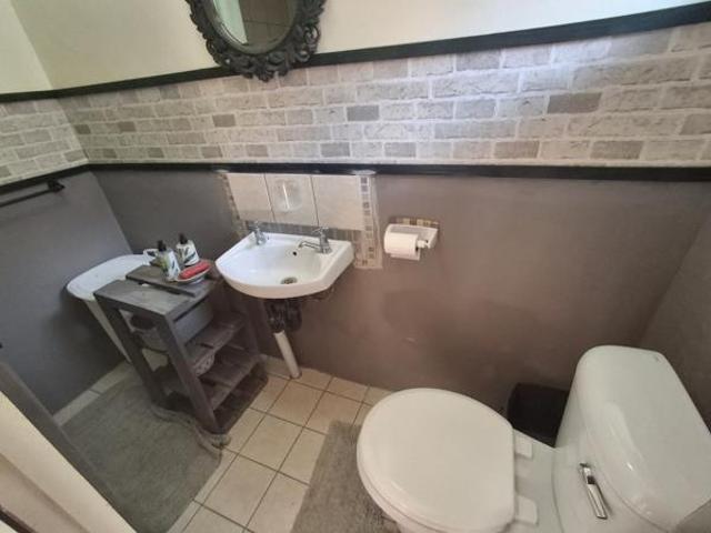 0.5 Bedroom Flat in Meer En See