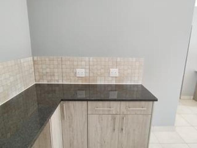 0.5 Bedroom Flat in Doornpoort