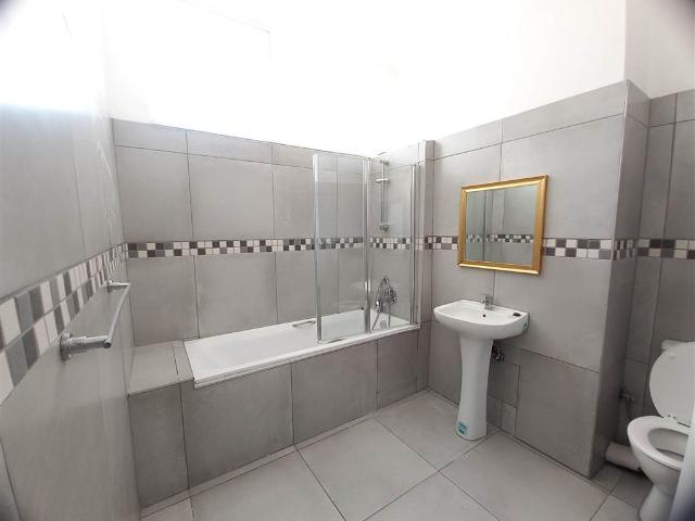0.5 Bedroom Flat in Esplanade