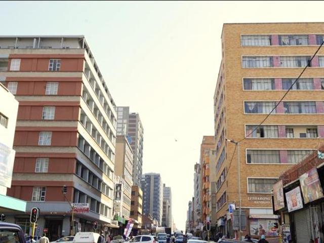 0.5 Bedroom Flat in Johannesburg CBD